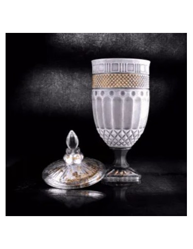 Cadence glasmaling giver et flot mat look