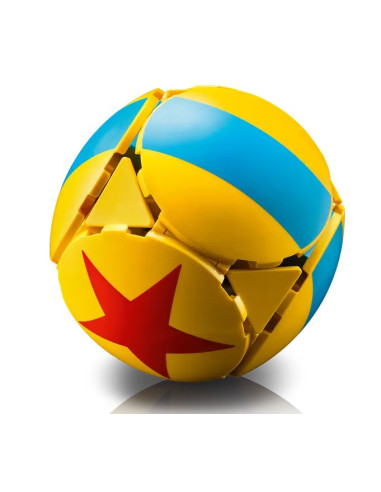 referencer til klassiske Pixar-film som Toy Story, Op og Ratatouille.