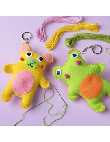 keakit : Filt, broderigarn, bamsefyld, nål, rulleøjne, plastikperler