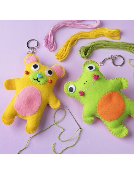 keakit : Filt, broderigarn, bamsefyld, nål, rulleøjne, plastikperler