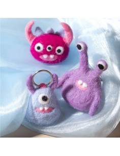 Kreakit  Filteuld, styroporkugler, filtepude, filtenål og nøgleringe.