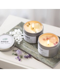 Krystaller, væger, metalbøtter, soyavoks, perler og klistermærker.