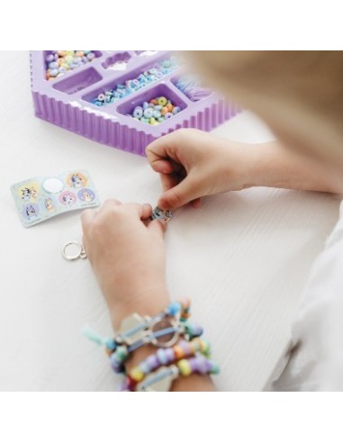 av dine egne farverige armbånd med dette søde Bluey Bead Creations
